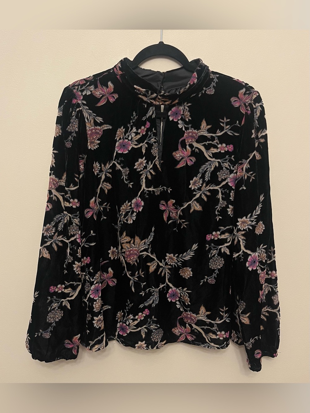 NWT Cache Velvet Floral Long Sleeve Blouse Women's Size Large Black Multi